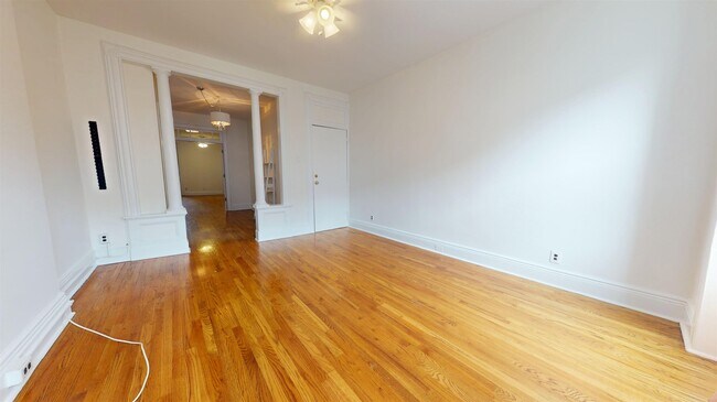 Building Photo - 1010 Washington St