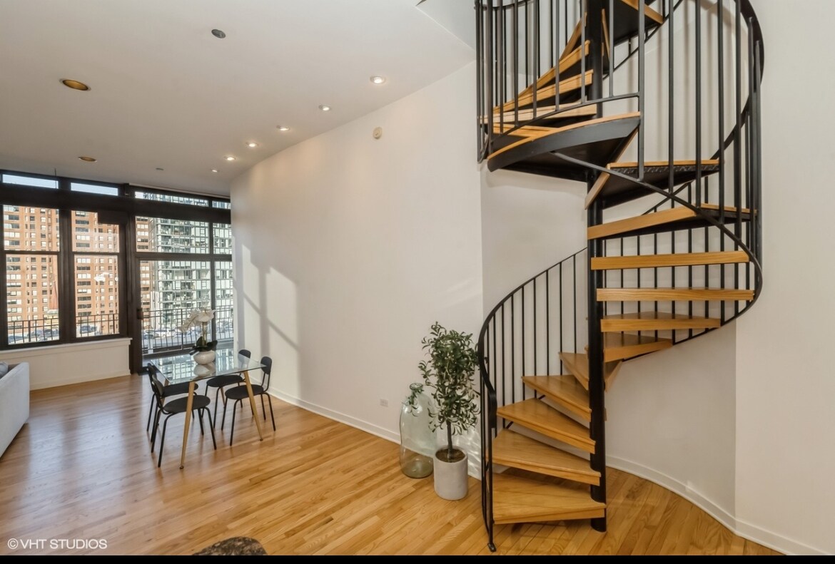 Building Photo - 333 W Hubbard St