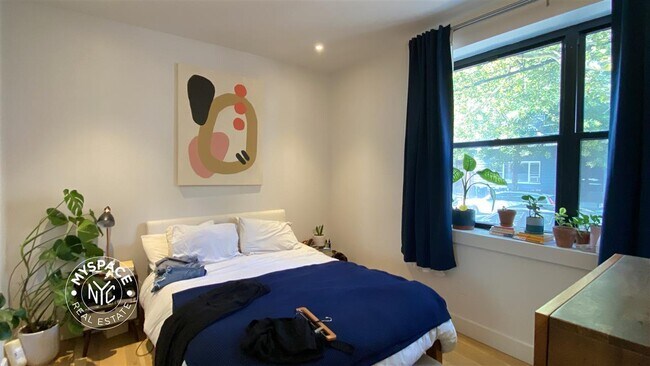 Building Photo - 312 Devoe St