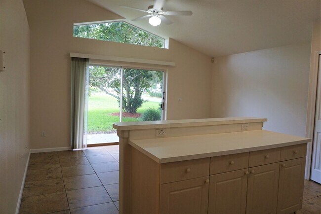 Building Photo - Weston Hills Gated Pool Community