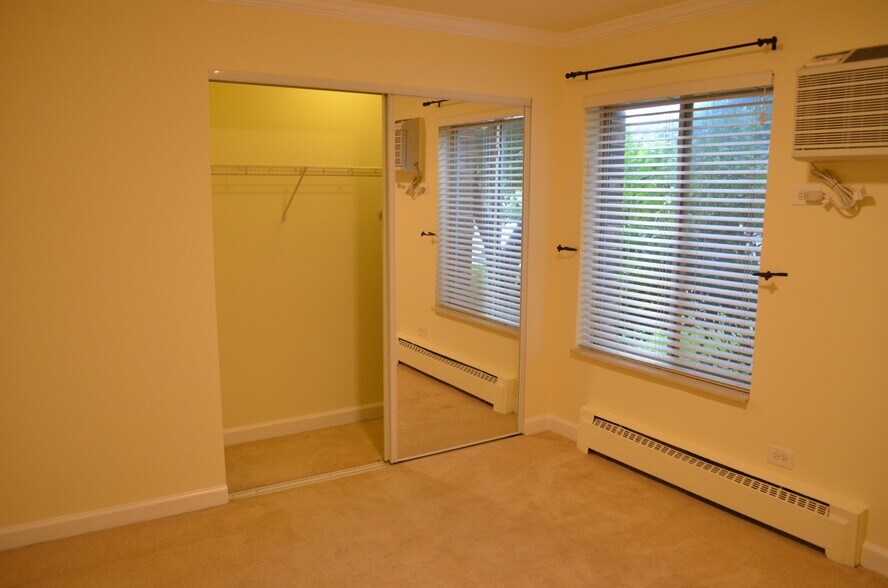 Building Photo - 2407 North Kennicott Drive