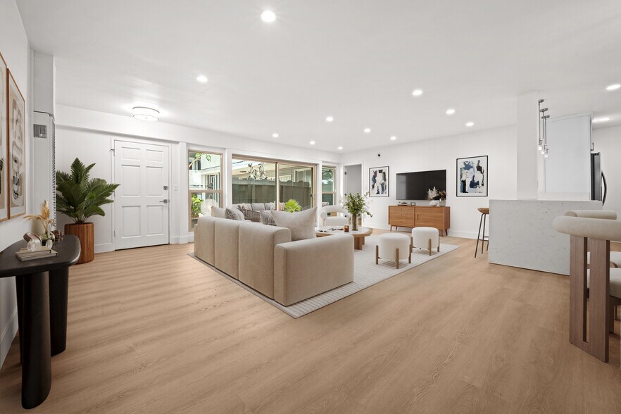 Building Photo - 2021 California Ave