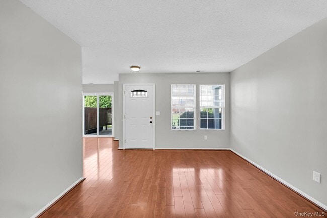 Building Photo - 4706 Whispering Hills Dr