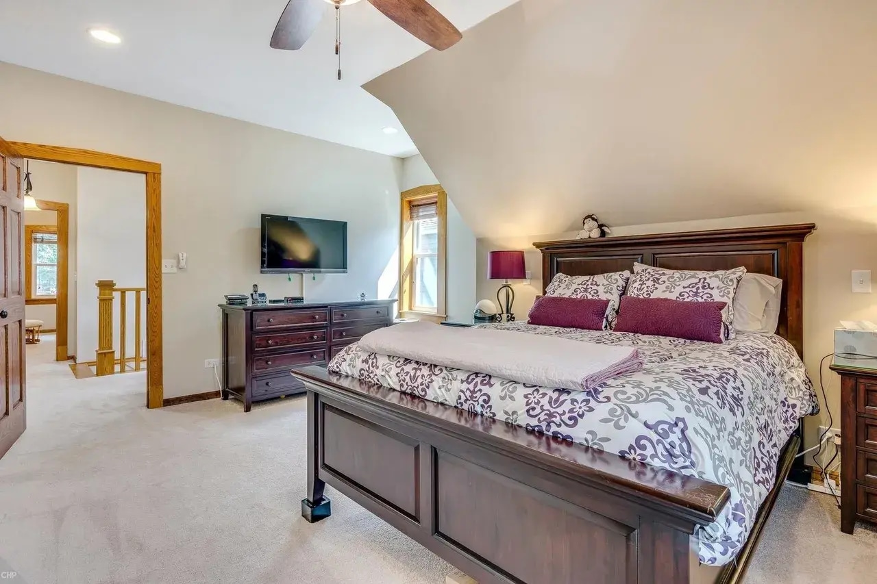 Building Photo - 4021 N Francisco Ave