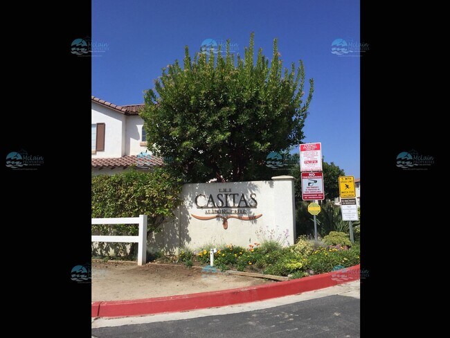 Building Photo - Fantastic Town home off of 76 with A/C.