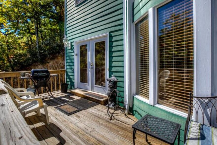 Building Photo - 1208 Edelweiss Dr