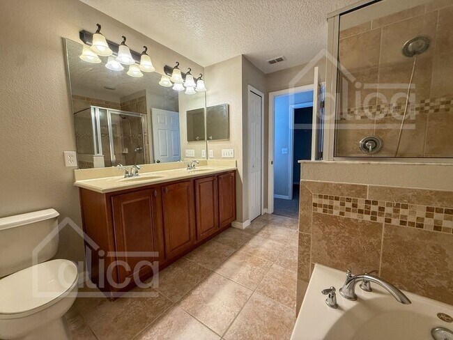 Building Photo - 109 Whispering Pines Way