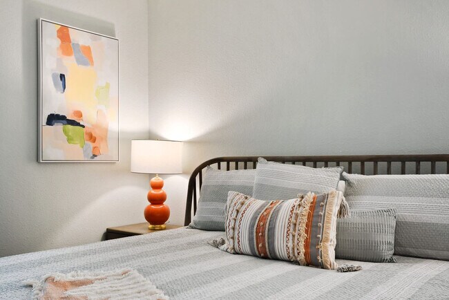 Building Photo - 2873 Bookmark Dr