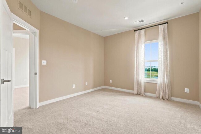 Building Photo - 24274 Thurso Sq