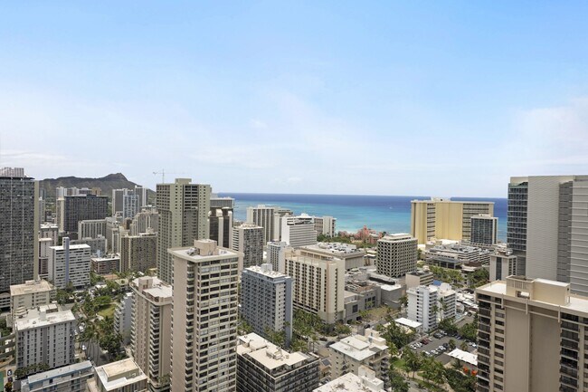 Building Photo - 2121 Ala Wai Blvd
