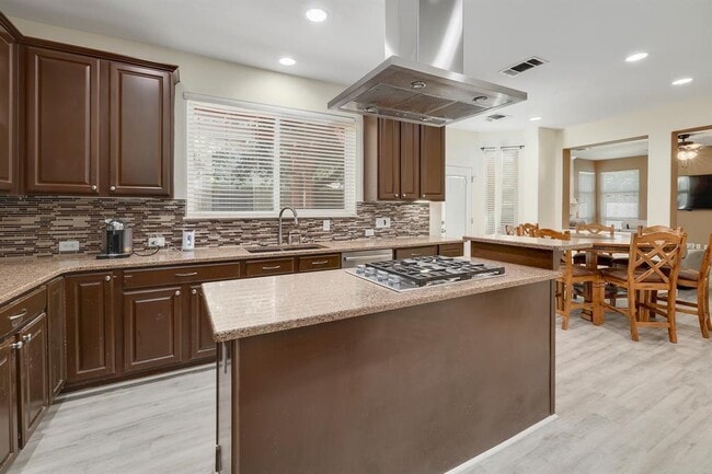 Building Photo - 2129 Clear Lake Pl