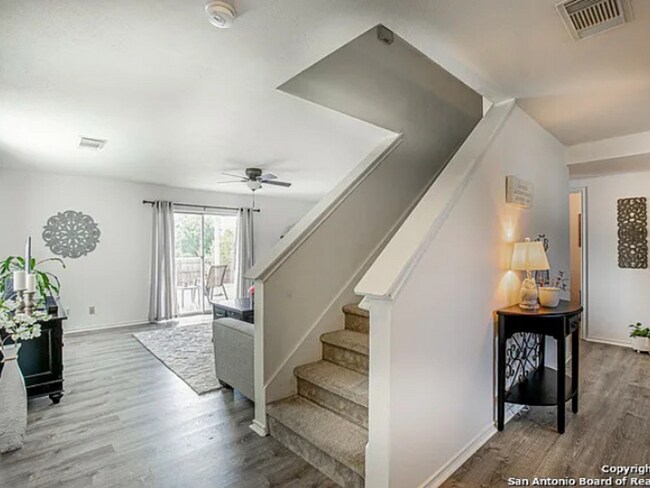 Building Photo - 7822 Encanto Vis Dr