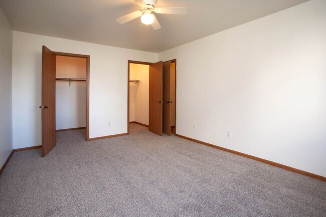 Building Photo - Two Bedroom Ground Floor