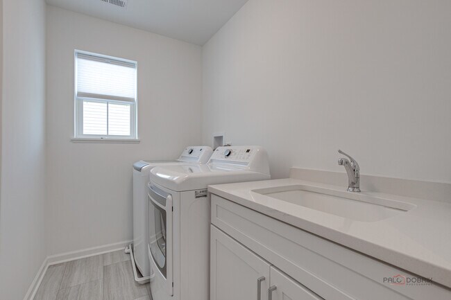 Building Photo - 2490 Olivia Ct