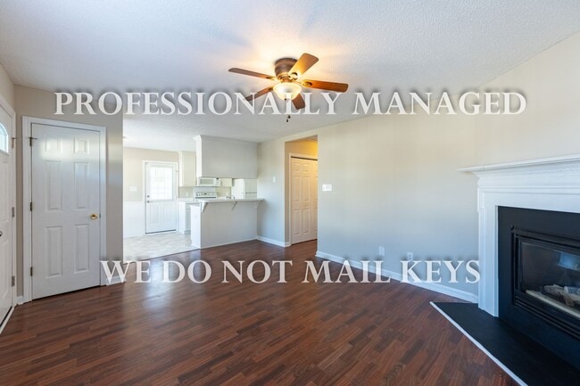 Building Photo - 4745 Periwinkle Pl