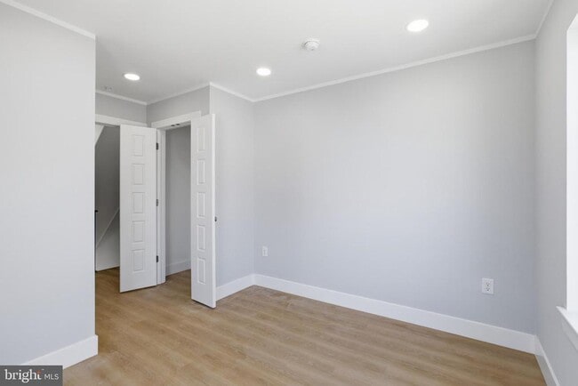 Building Photo - 1511 W Flora St
