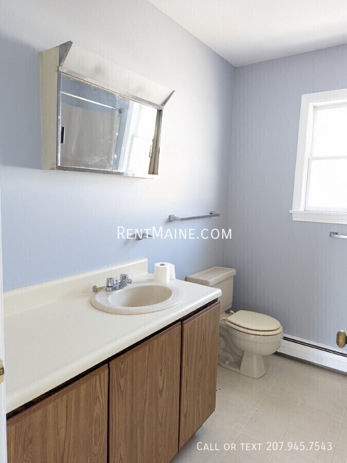 Building Photo - 114 Main Rd S