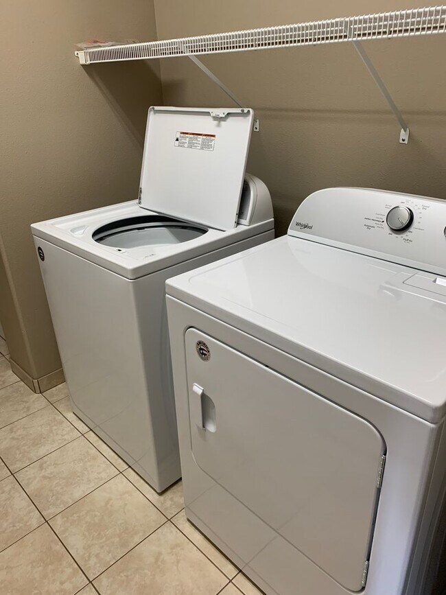 Building Photo - 16687 Shaw Pine Ct