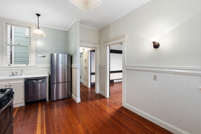 Kitchen - 1540 Howard Street