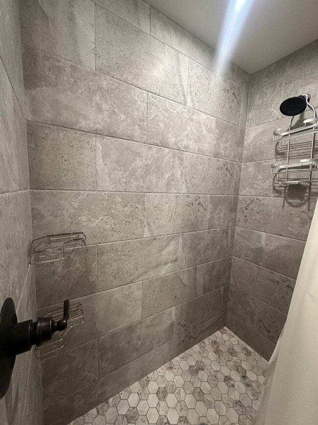 Building Photo - 3bed/2bath ALL tile home built in 2024