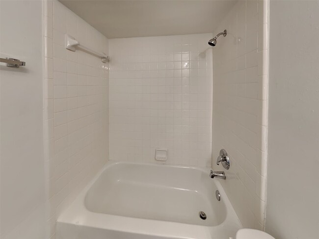 Building Photo - 3719 Pine Lake Dr