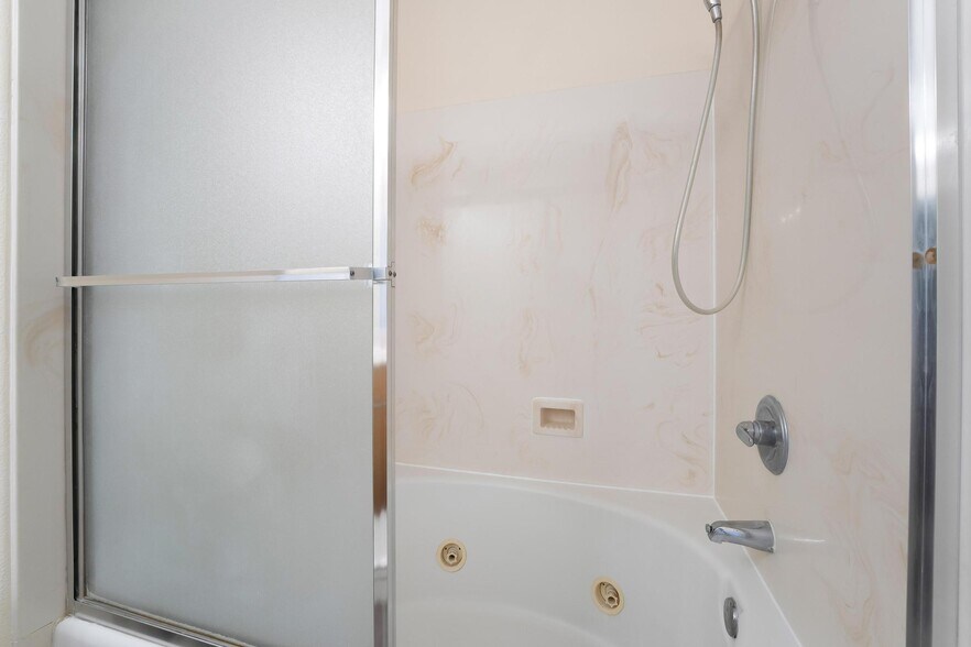 Building Photo - 6255 W Arby Ave