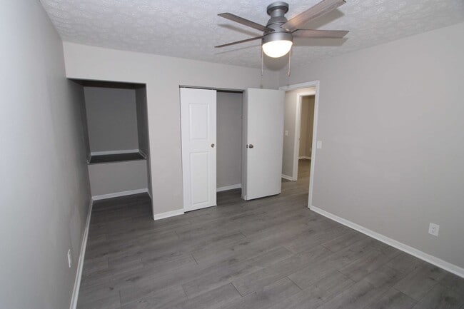Building Photo - Stunning Remodeled 4 Bed 2 Bath Home
