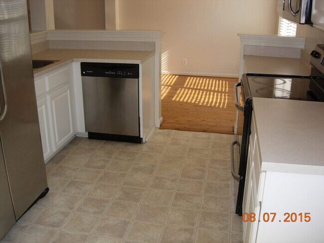 Building Photo - Bellevue Home