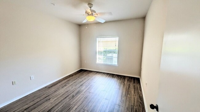Building Photo - ANNUAL UNFURNISHED 2/1 Condo in Serenade on Palmer Ranch