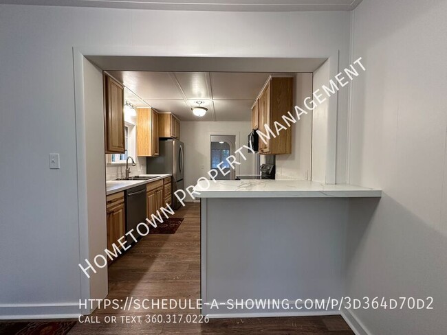 Building Photo - Remodeled 2 Bedroom Home - Available NOW!