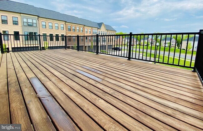 Building Photo - Stylish Townhome Living in Desirable Ashburn Community