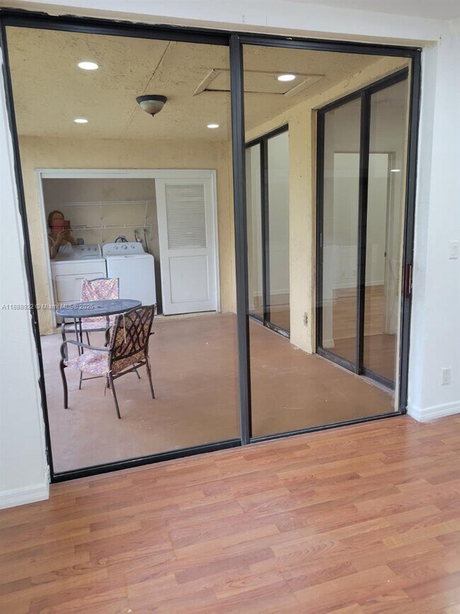 Building Photo - 3883 Coral Tree Cir