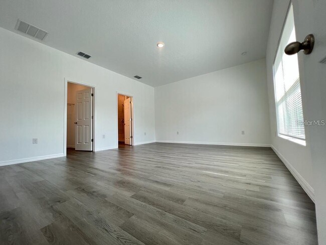 Building Photo - 407 Treemont Ave