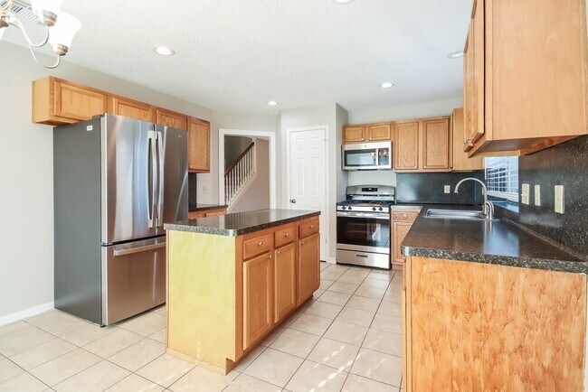 Building Photo - 19019 Oakway Dr