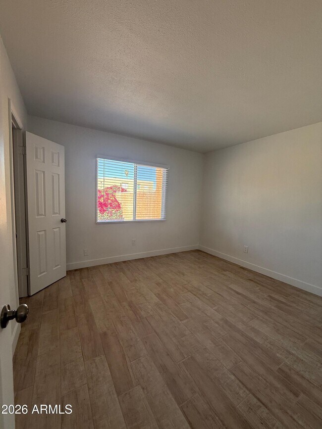 Building Photo - 4035 S 45th Pl