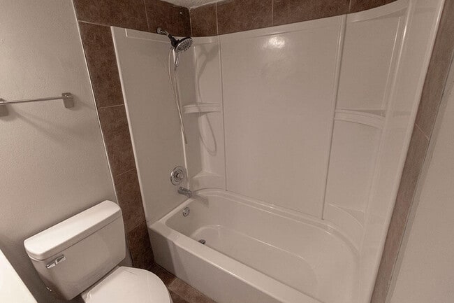 Building Photo - 215 Wheaton Ct