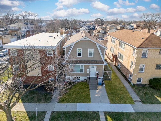 Building Photo - 2618 73rd Ave