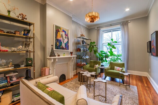 Building Photo - 206 S 43rd St
