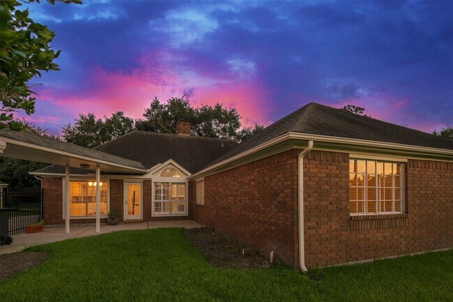 Building Photo - 4910 Canterbury Ln