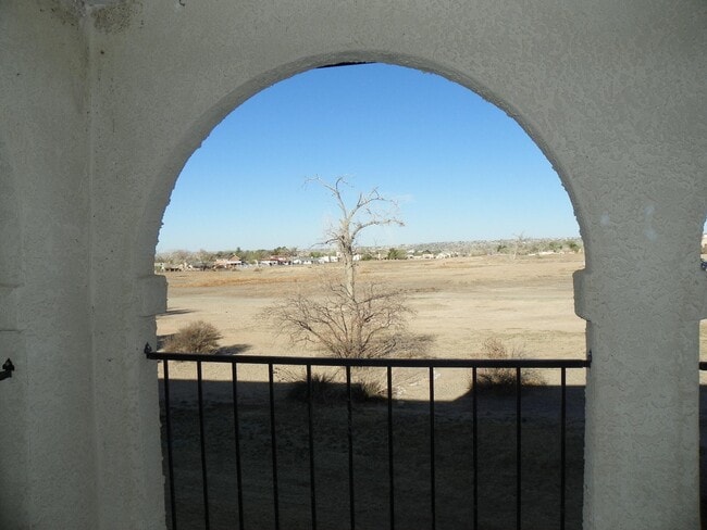 Building Photo - 839 Country Club Dr SE