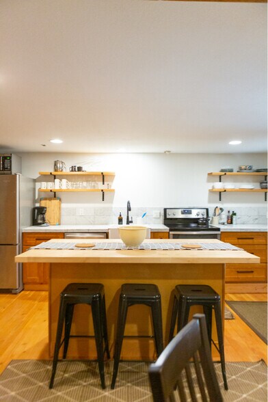 Building Photo - 1002 Jessup Rd