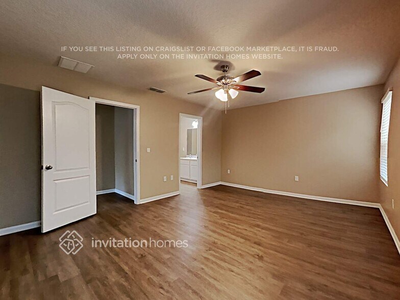Building Photo - 2344 Oak Stream Dr