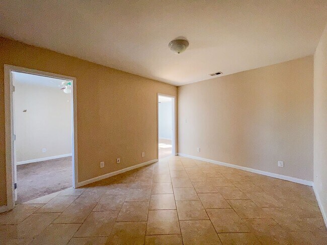 Building Photo - A Beautiful 2 Bedroom Home with Office and 2 Bonus Room