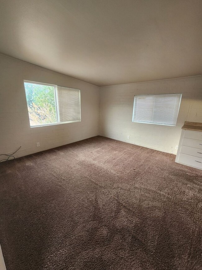 Building Photo - One Bedroom One Bath Home
