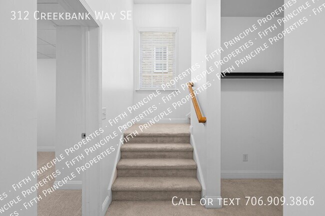 Building Photo - 312 Creekbank Way SE