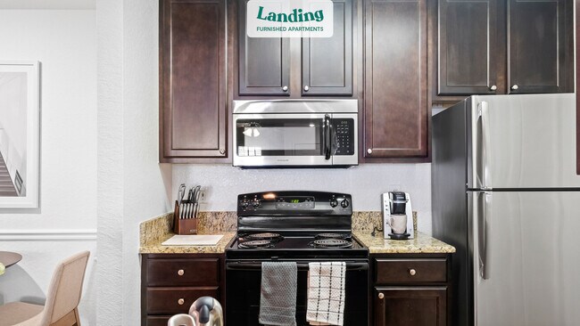 Building Photo - 8134 Colonial Village Dr