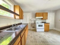 Building Photo - 72 Pier St