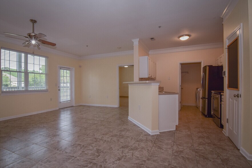Building Photo - 1481 Cambridge Lakes Dr