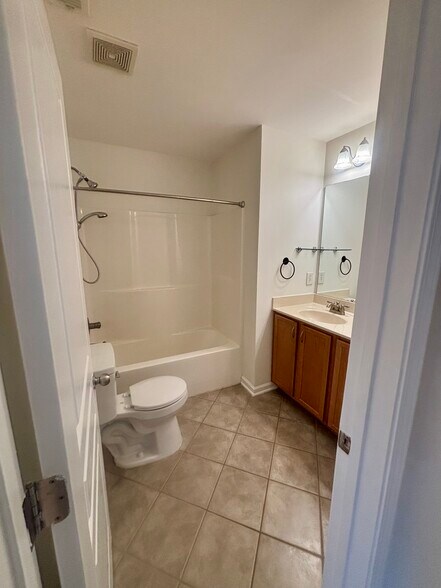 Building Photo - 119 Townview Dr