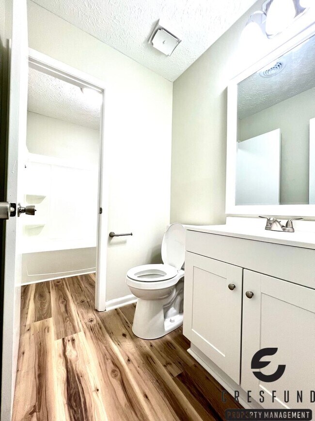 Building Photo - 3529 Torbay Dr